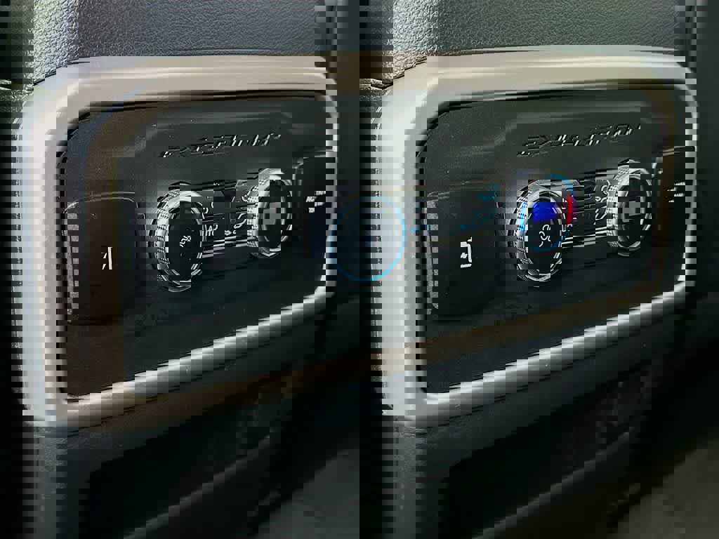 Certified 2022 Ford Expedition XLT image 16