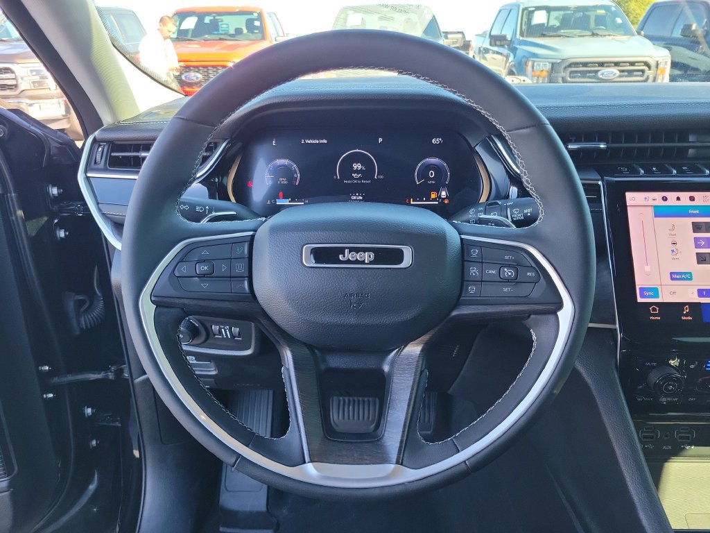 Used 2023 Jeep Grand Cherokee L Limited w/ Luxury Tech Group II AWD/4WD image 23
