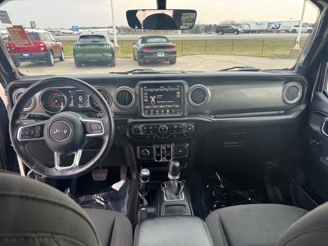 Used 2018 Jeep Wrangler Unlimited Sahara w/ Dual Top Group image 26