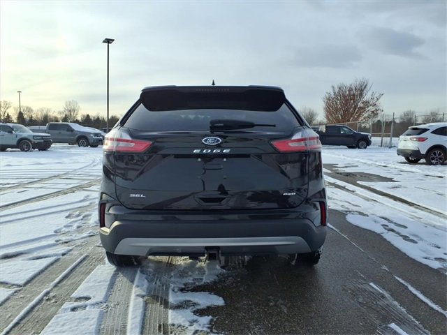 Certified 2022 Ford Edge SEL w/ Convenience Package image 3