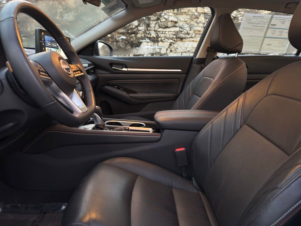 Used 2023 Nissan Altima 2.5 SR w/ SR Premium Package image 20