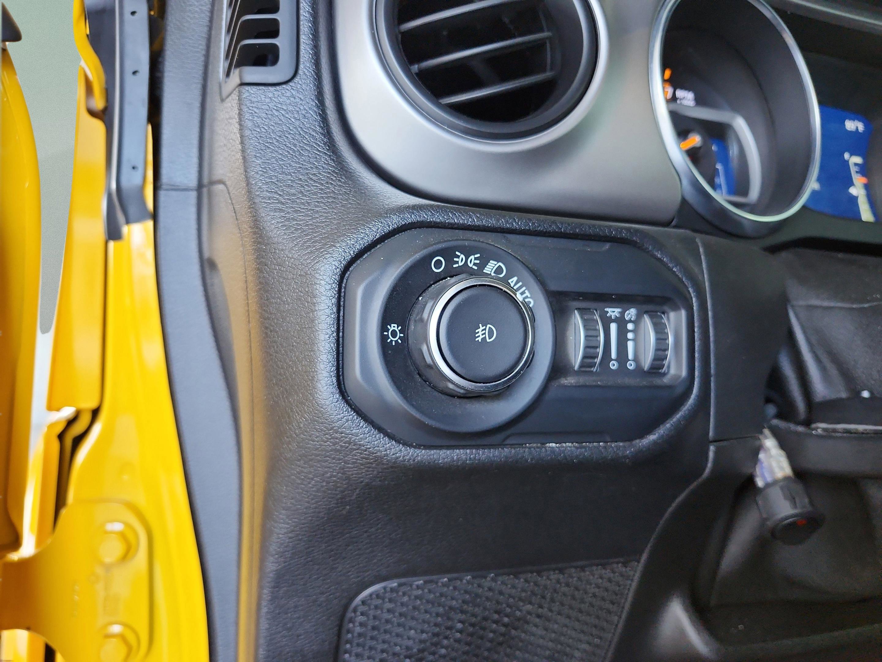 Used 2021 Jeep Wrangler Unlimited Sport AWD/4WD image 13
