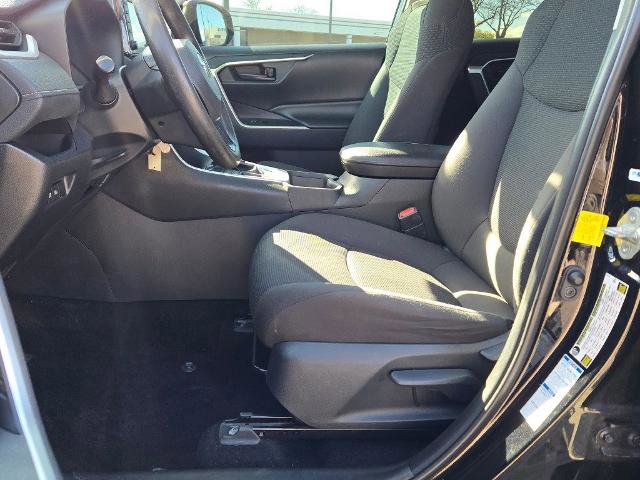 Used 2019 Toyota RAV4 LE image 22