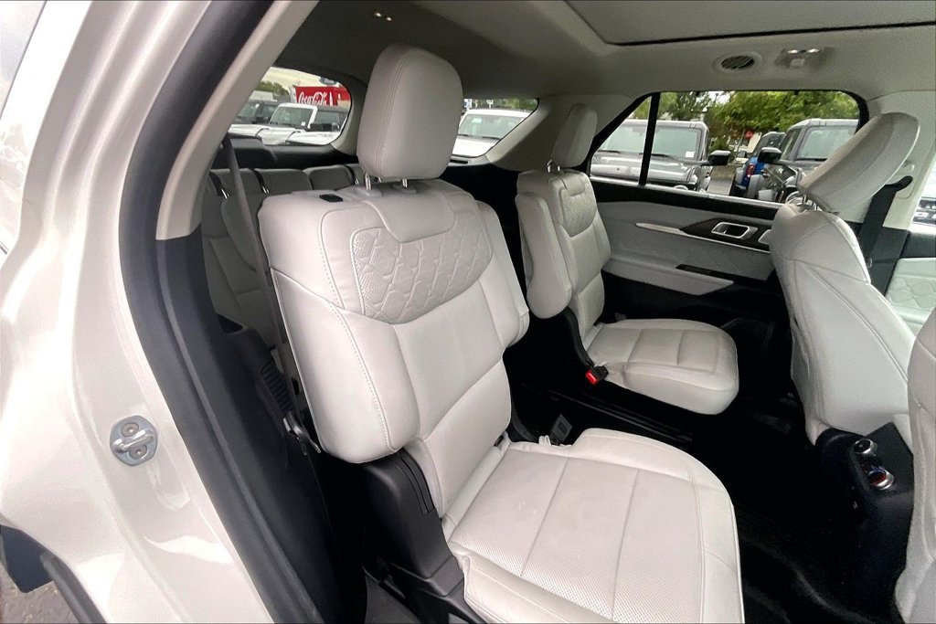 Certified 2025 Ford Explorer Platinum w/ Ultimate Package AWD/4WD image 26