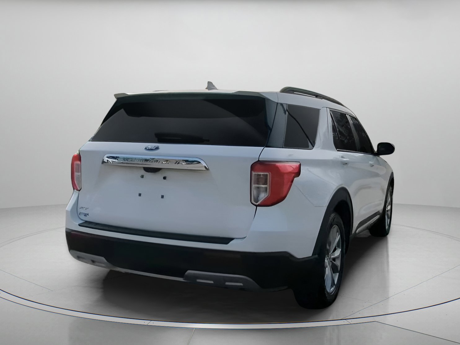 Certified 2020 Ford Explorer XLT w/ Equipment Group 202A image 18