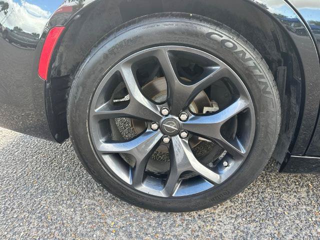 Used 2023 Chrysler 300 S RWD image 9