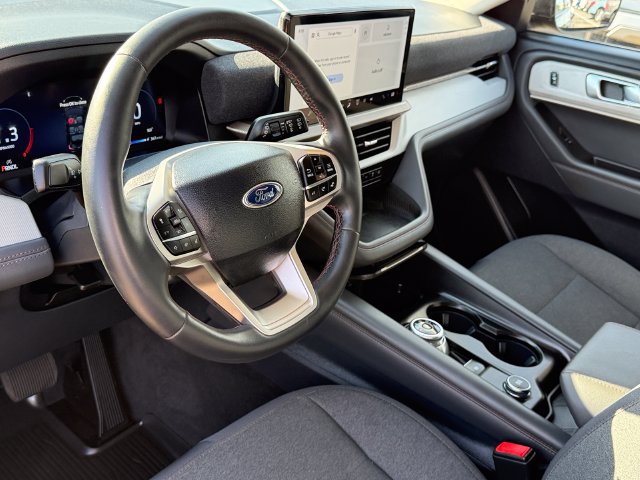 Certified 2025 Ford Explorer Active AWD/4WD image 18
