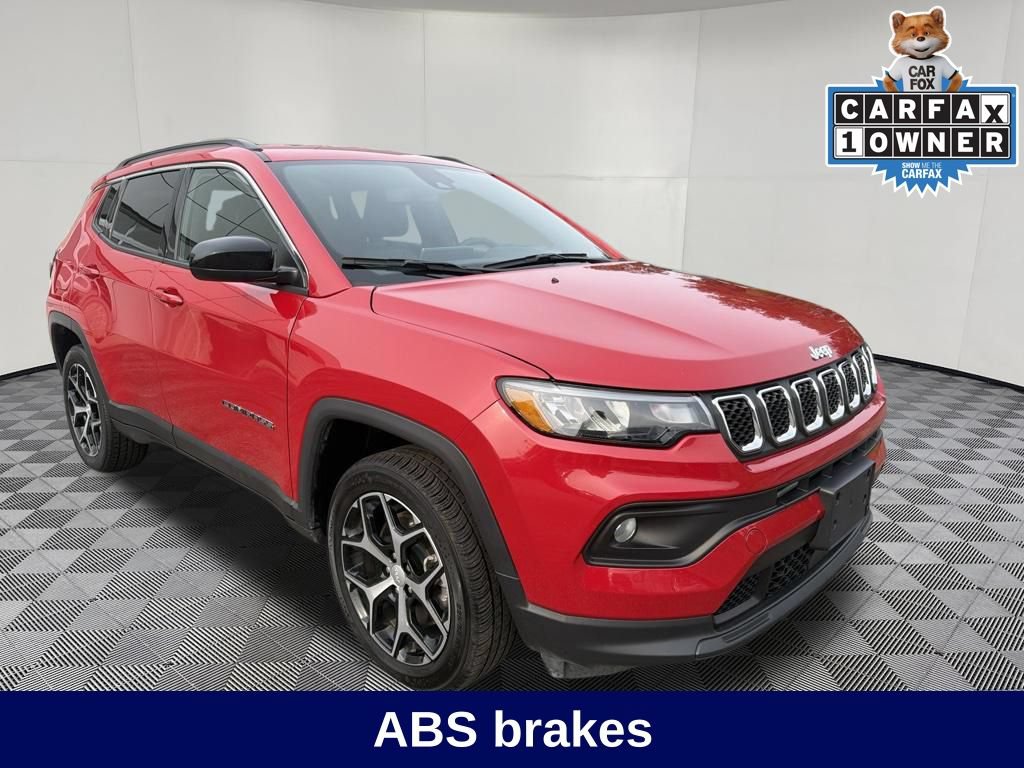 Used 2024 Jeep Compass Latitude AWD/4WD image 8