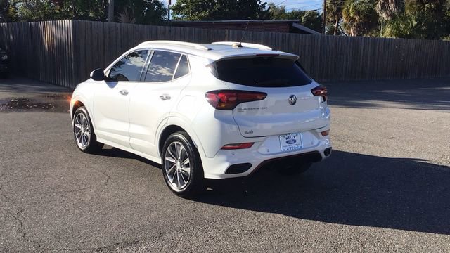 Used 2020 Buick Encore GX Essence w/ Experience Buick Package image 3