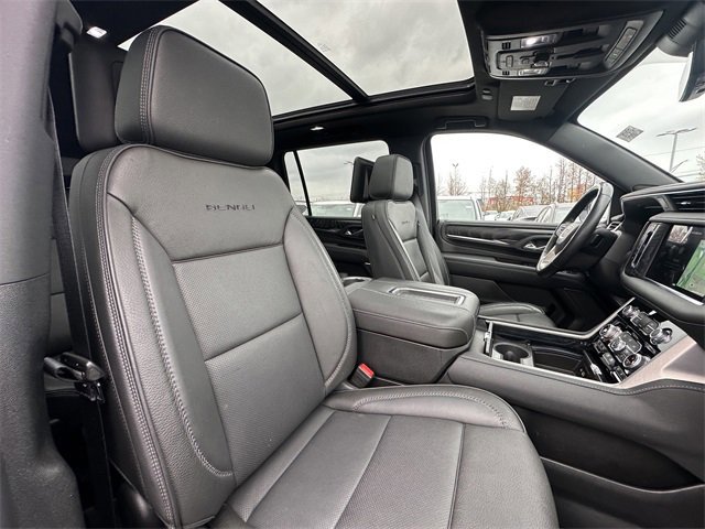 Used 2024 GMC Yukon XL Denali w/ Advanced Technology Package image 36