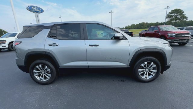 Used 2026 Chevrolet Equinox LT AWD/4WD image 9