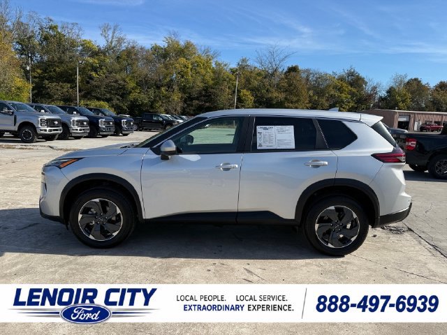Used 2024 Nissan Rogue SV AWD/4WD image 19