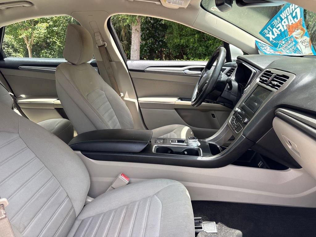 Certified 2020 Ford Fusion SE FWD image 28