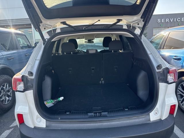 Certified 2022 Ford Escape SE w/ SE Sport Appearance Package image 11