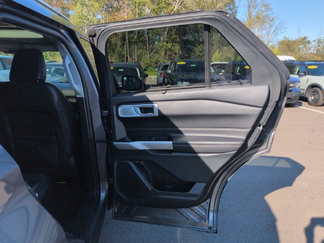 Certified 2023 Ford Explorer Limited w/ Limited Technology Package AWD/4WD image 16