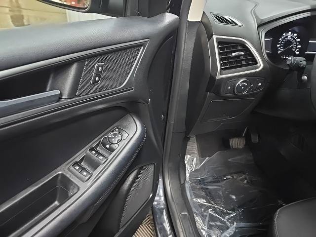 Certified 2022 Ford Edge SE w/ Black Appearance Package AWD/4WD image 20
