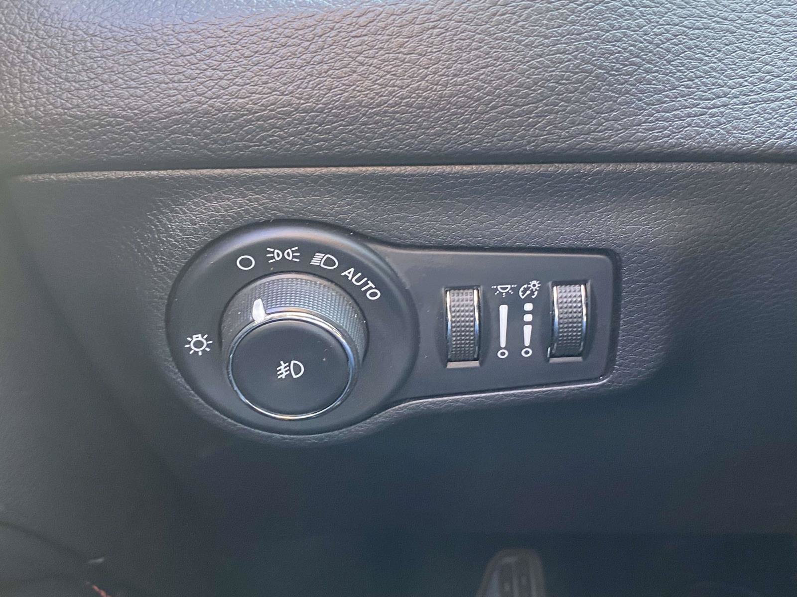 Used 2021 Jeep Compass Trailhawk AWD/4WD image 19