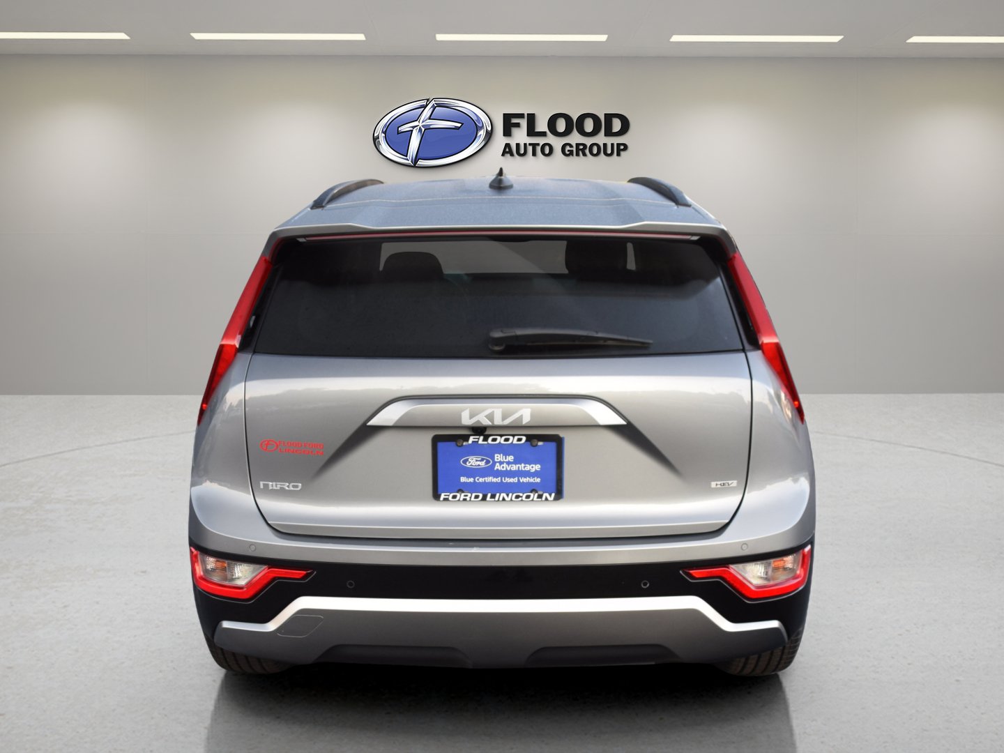 Used 2023 Kia Niro EX Touring FWD image 5