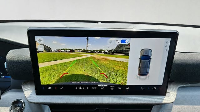 Certified 2025 Ford Explorer Active AWD/4WD image 17