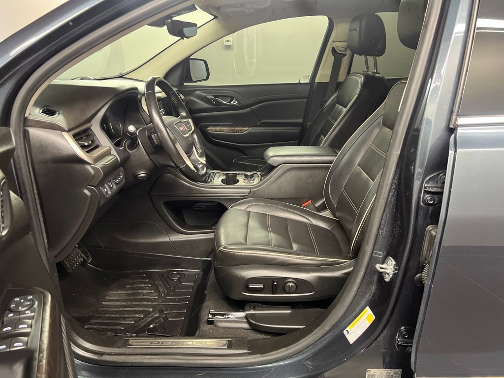 Used 2020 GMC Acadia Denali w/ Technology Package FWD image 22