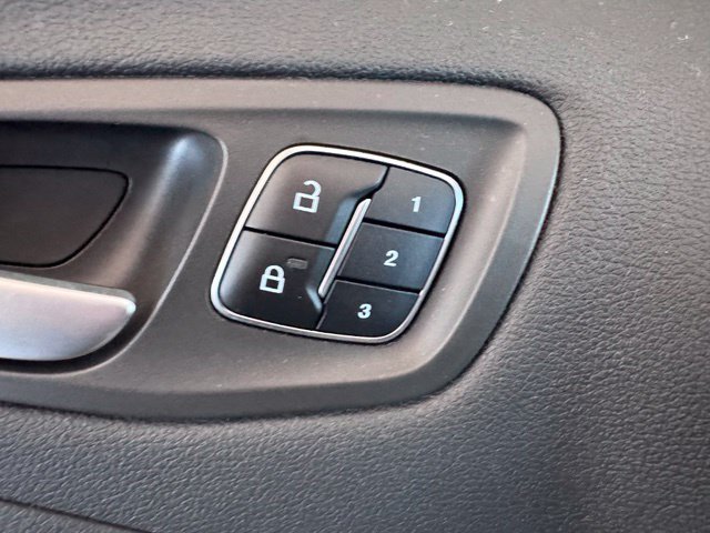 Certified 2019 Ford Escape Titanium FWD image 11