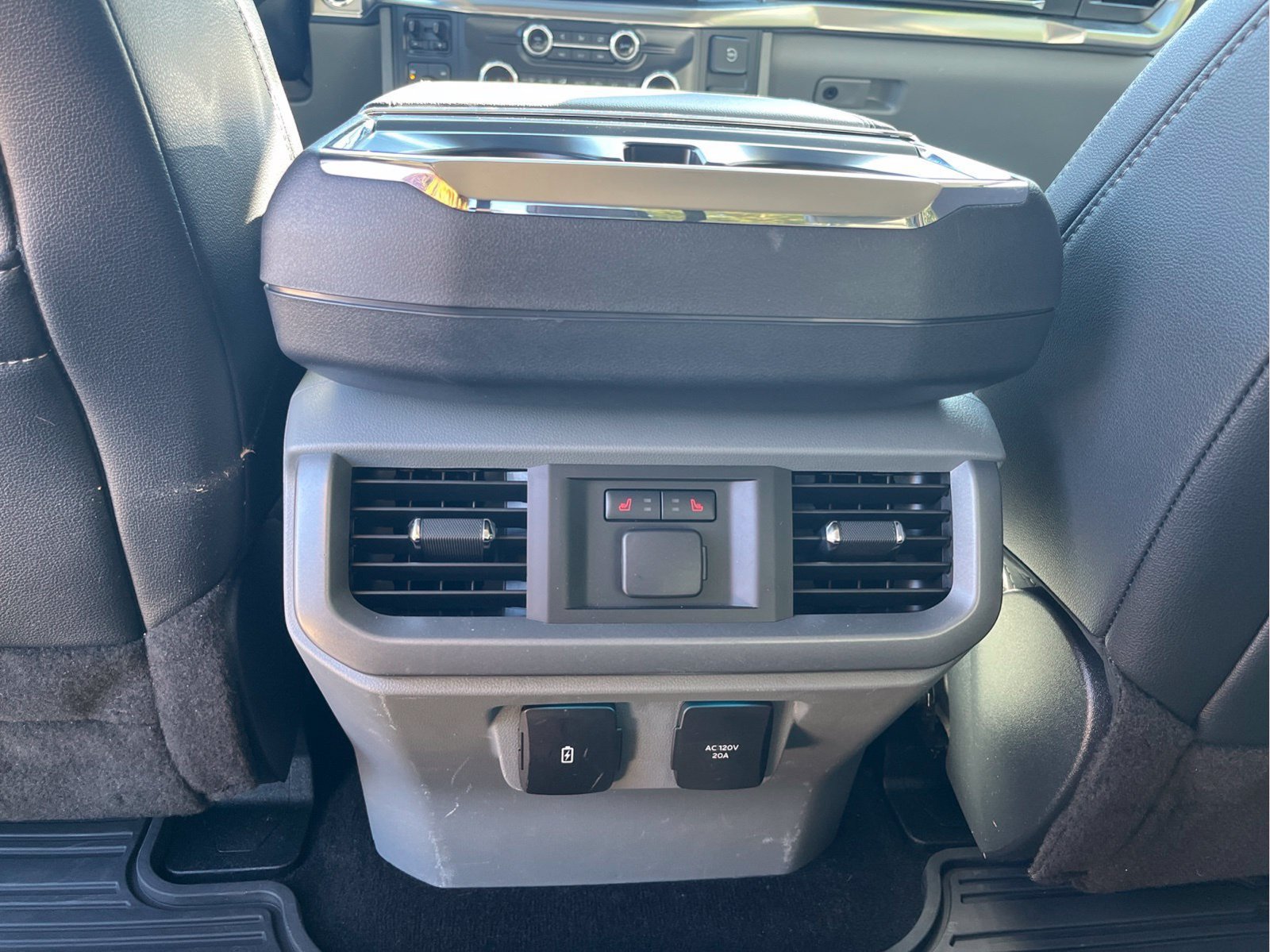 Certified 2022 Ford F150 Lariat w/ Equipment Group 502A High AWD/4WD image 29