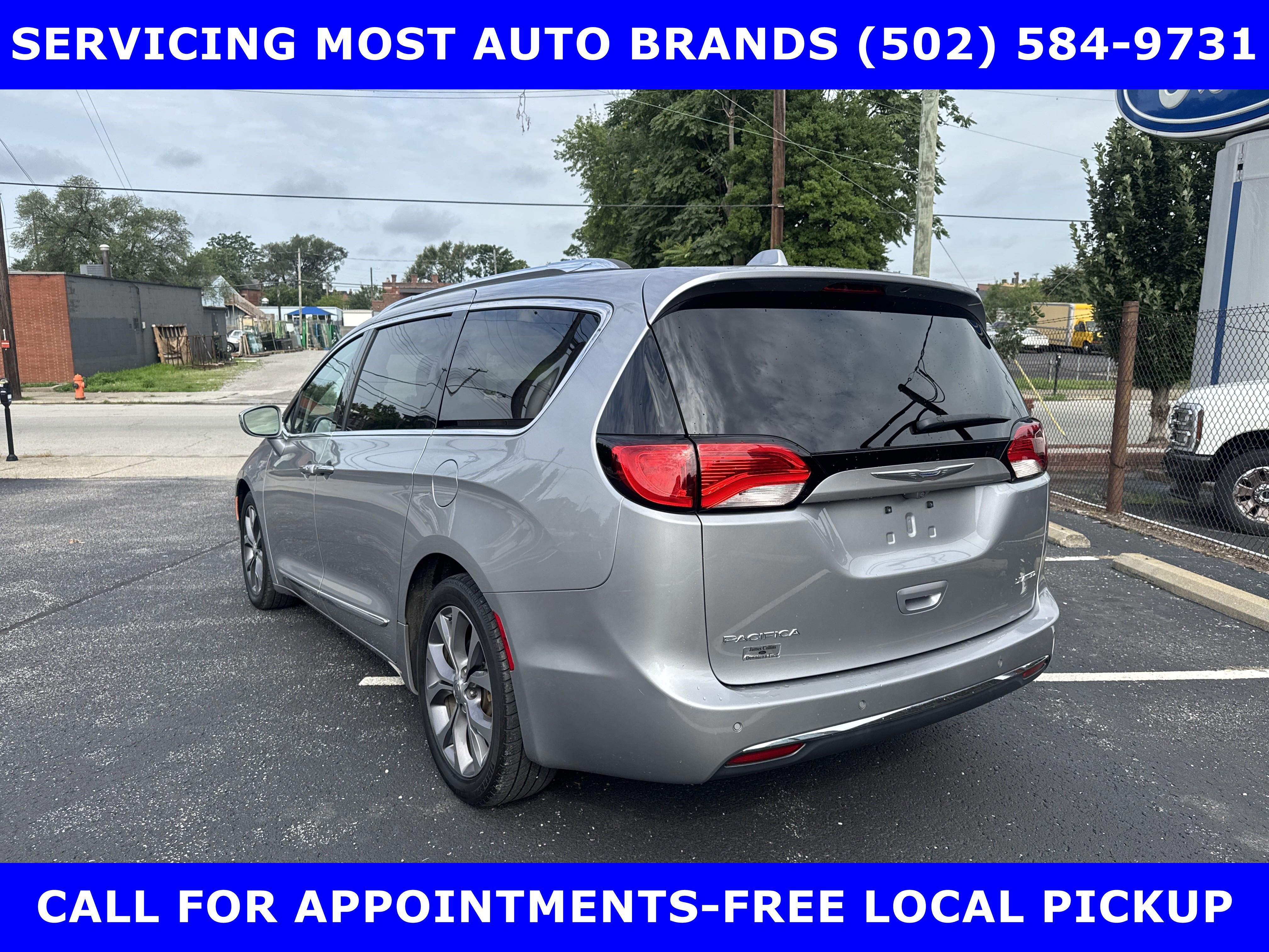 Used 2017 Chrysler Pacifica Limited image 3