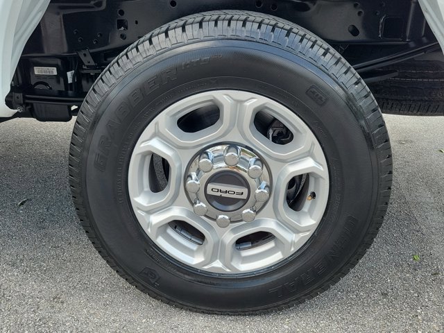 Certified 2025 Ford F250 XLT AWD/4WD image 5