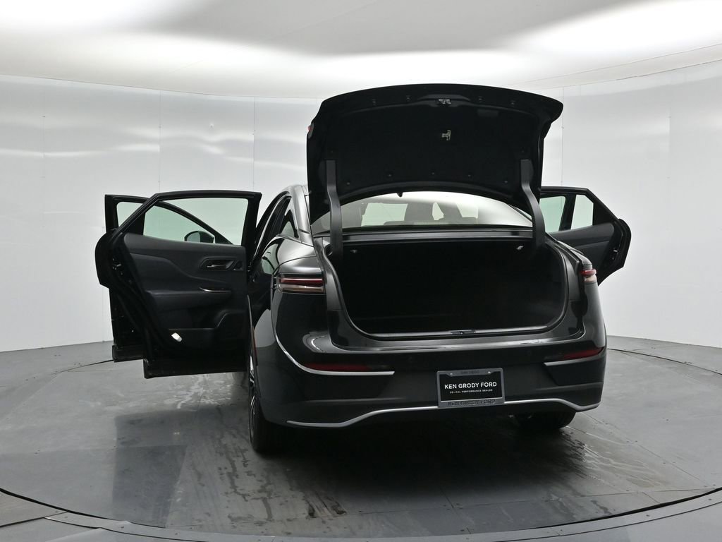 Used 2024 Toyota Crown Limited image 28