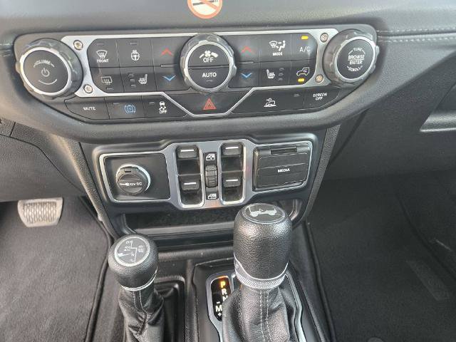 Used 2024 Jeep Wrangler Unlimited Sahara AWD/4WD image 18