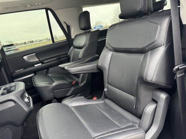 Certified 2025 Ford Expedition Max Platinum image 23