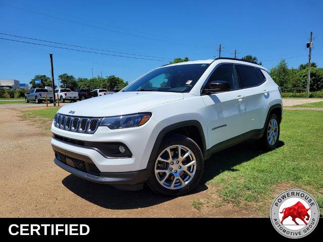 Used 2023 Jeep Compass Latitude AWD/4WD image 1
