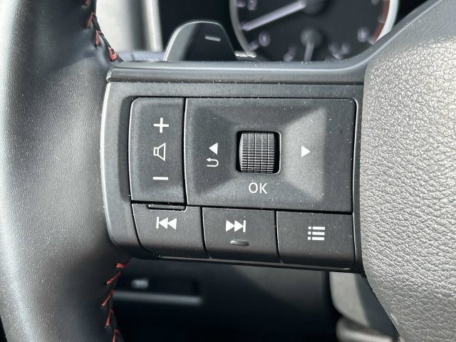 Used 2025 Nissan Rogue SV AWD/4WD image 34