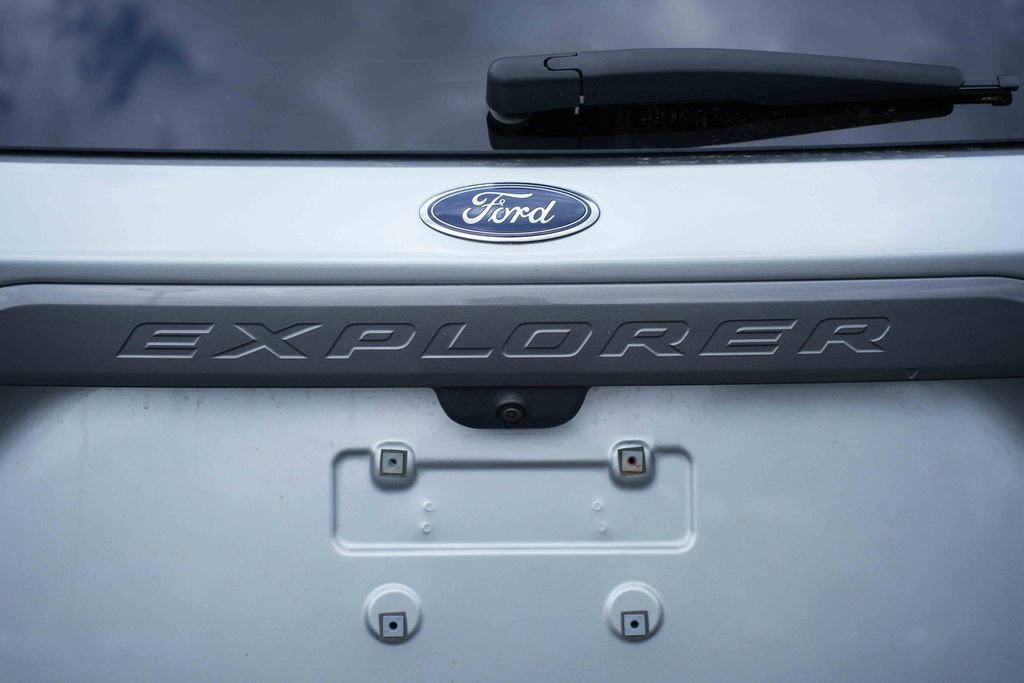 Certified 2023 Ford Explorer XLT w/ Equipment Group 202A image 11