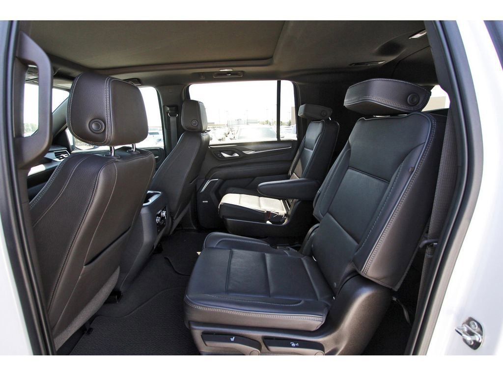 Used 2021 GMC Yukon XL Denali w/ Denali Premium Package image 10