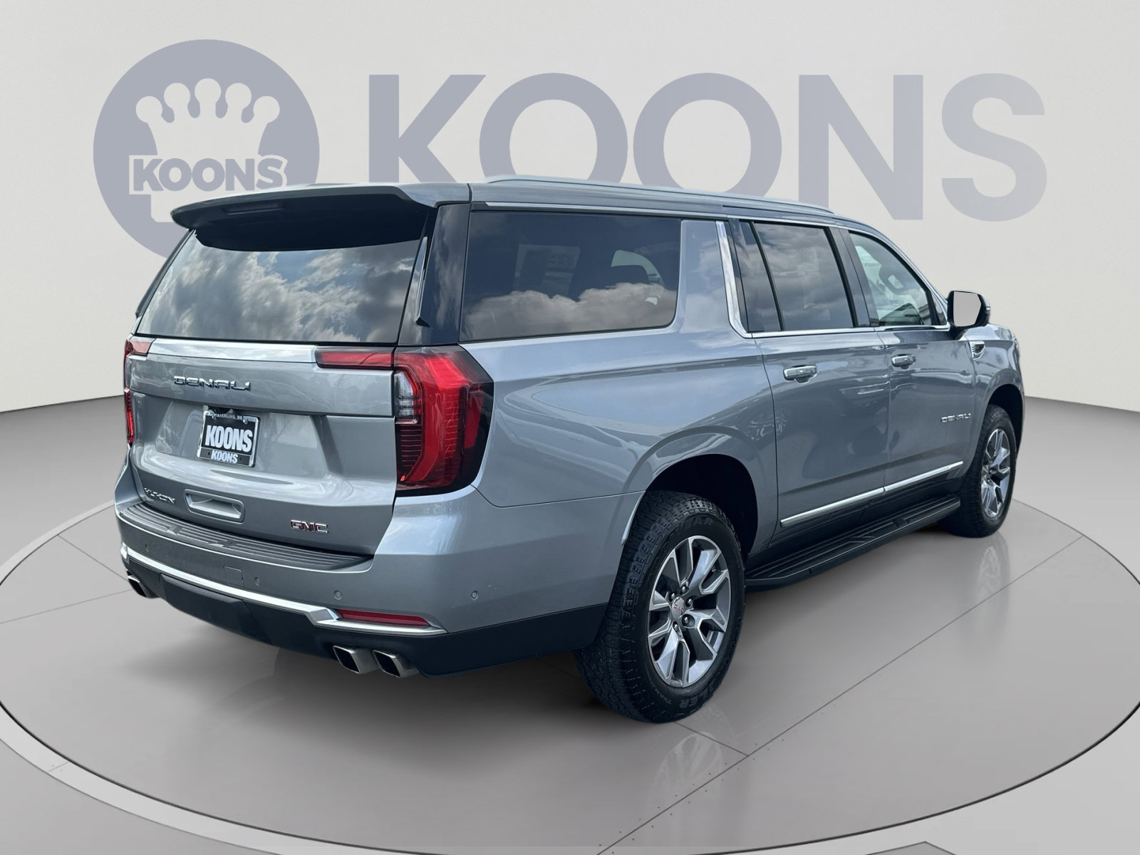 Used 2025 GMC Yukon XL Denali AWD/4WD image 11