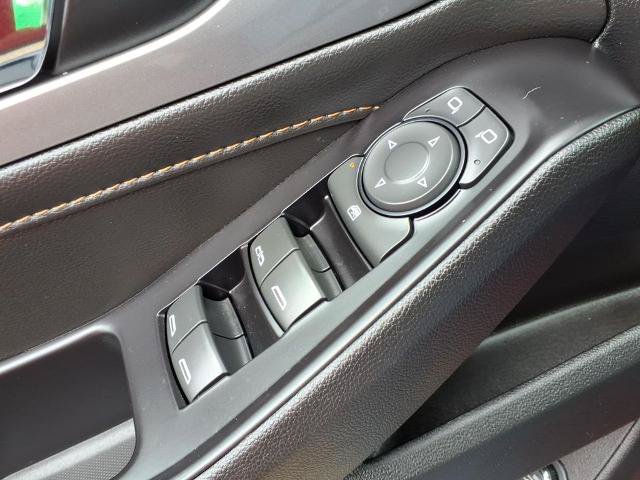Used 2020 Chevrolet Traverse LT w/ LT Premium Package AWD/4WD image 17