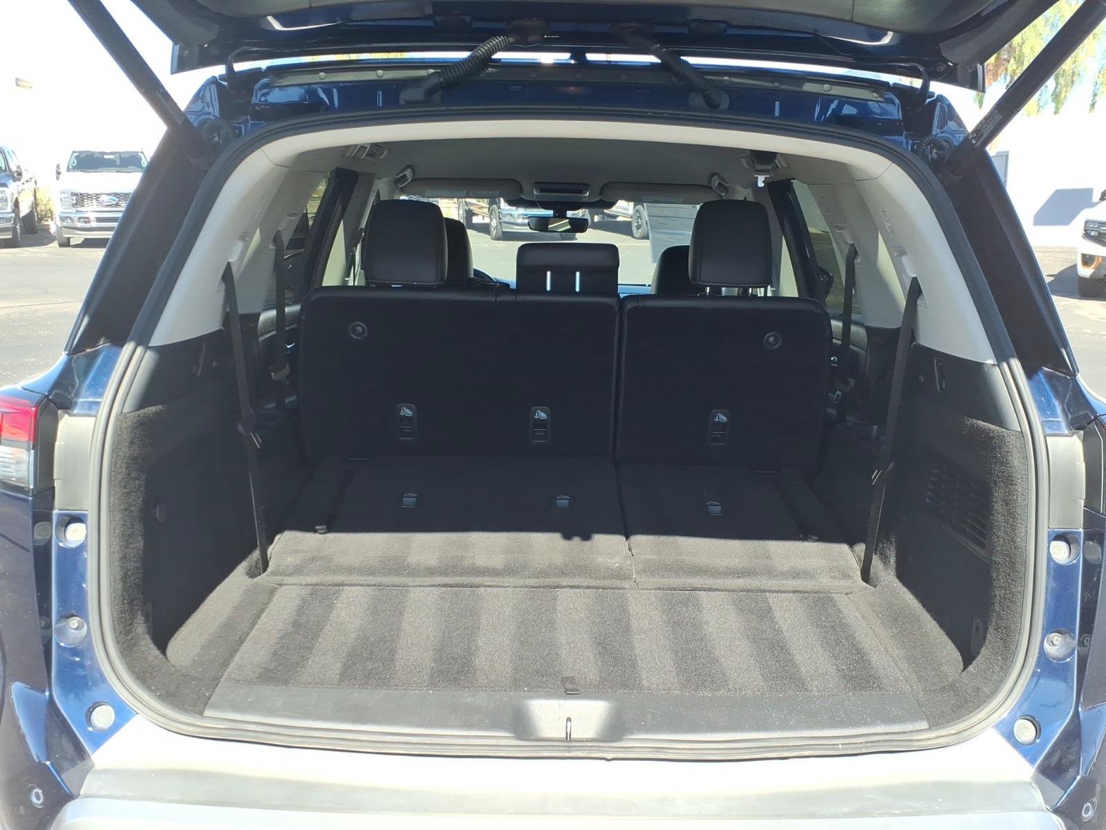 Used 2025 Nissan Pathfinder SL FWD image 15