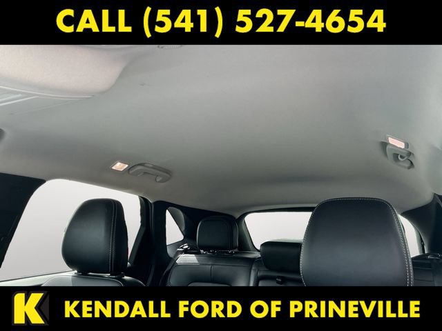 Certified 2025 Ford Escape Platinum AWD/4WD image 12