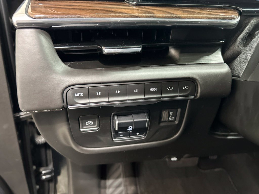 Used 2022 Cadillac Escalade Premium Luxury Platinum w/ LPO, Radiant Package AWD/4WD image 13