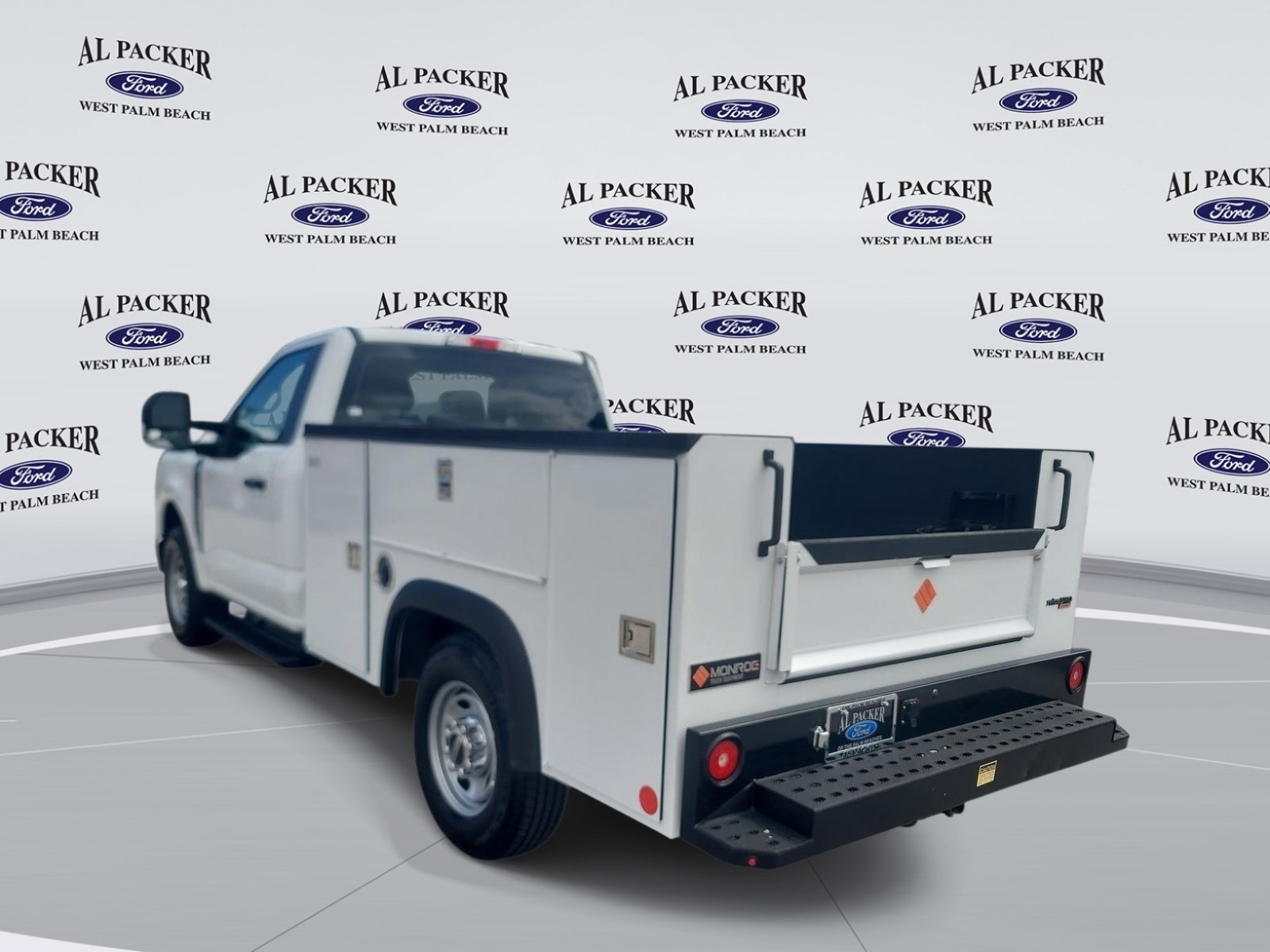 Certified 2024 Ford F250 XL w/ XL Chrome Package RWD image 3