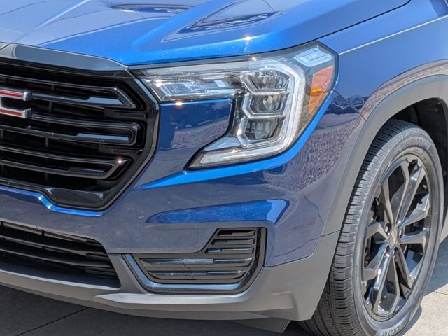 Used 2022 GMC Terrain SLE w/ Driver Convenience Package FWD image 10