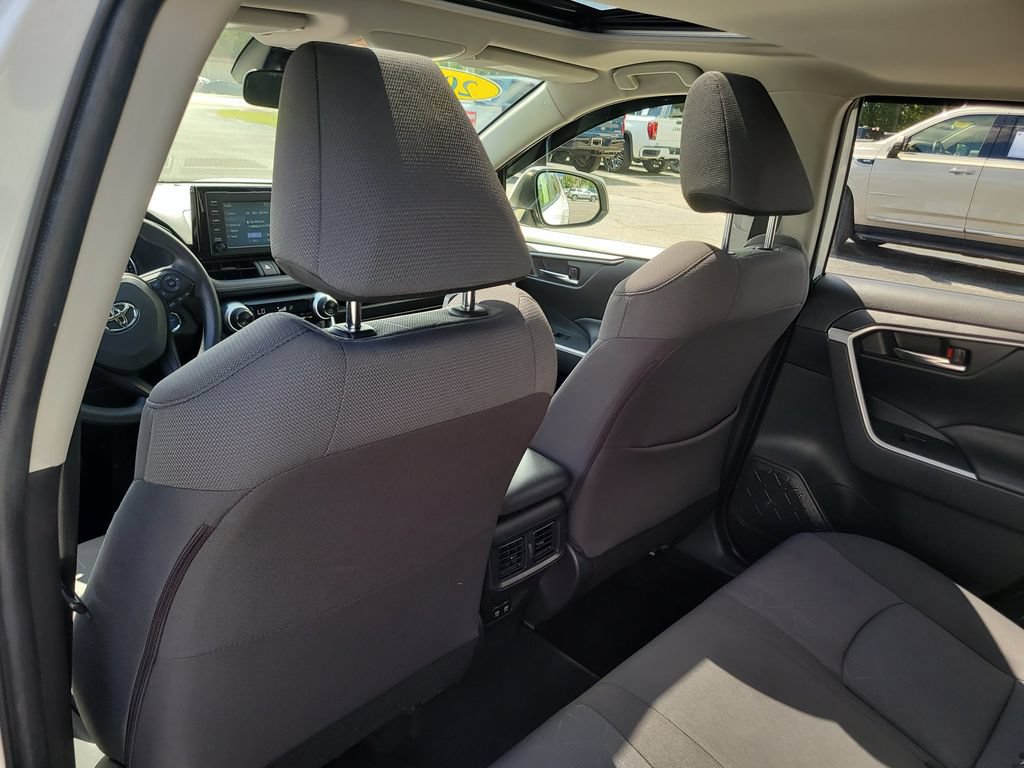 Used 2019 Toyota RAV4 XLE w/ Convenience Package AWD/4WD image 10