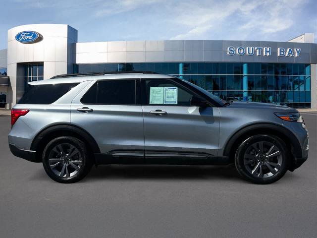Certified 2023 Ford Explorer XLT w/ Equipment Group 202A RWD image 6