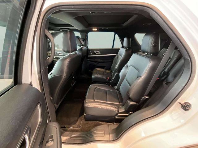 Certified 2018 Ford Explorer XLT w/ Equipment Group 202A AWD/4WD image 18