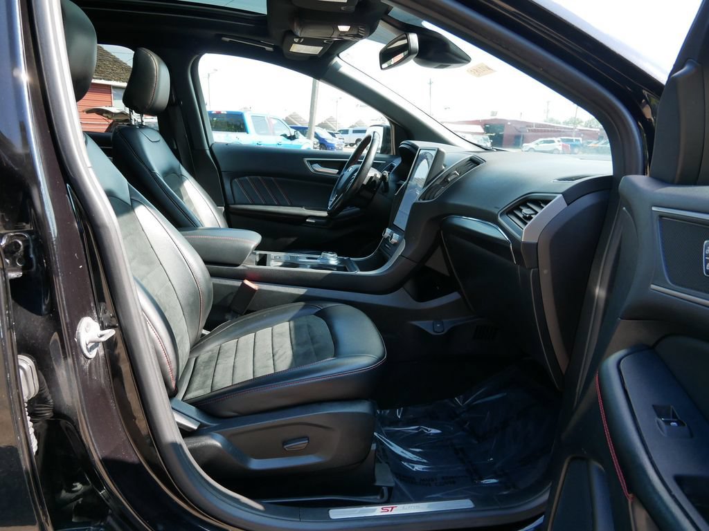Certified 2022 Ford Edge ST-Line w/ Class II Trailer Tow Package AWD/4WD image 7