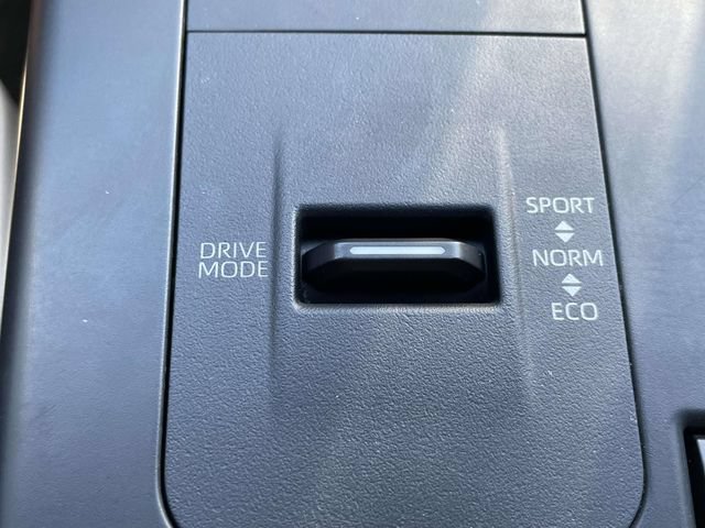 Used 2021 Toyota Highlander XLE FWD image 22