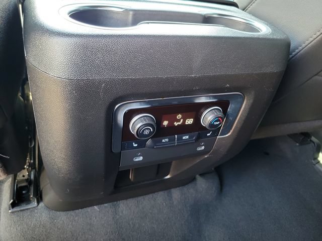 Used 2024 Chevrolet Suburban Premier w/ Premium Package 2 AWD/4WD image 17