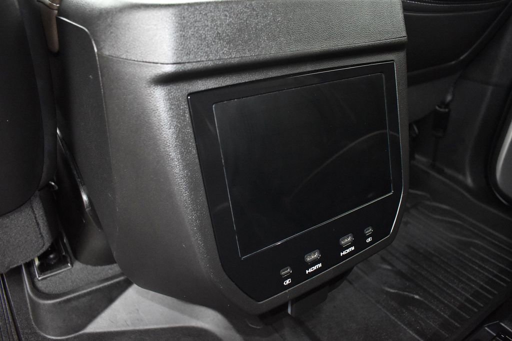 Used 2025 GMC Yukon XL Denali Ultimate AWD/4WD image 20