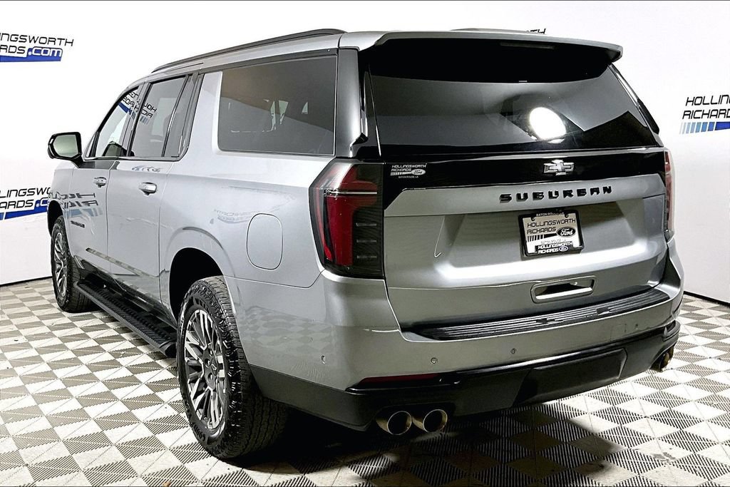Used 2025 Chevrolet Suburban Z71 AWD/4WD image 8